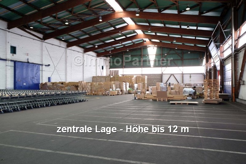 Lager- & Umschlagshalle mit 4 Rampentore - ca. 2.000,00 m², Sanitär- u. Aufenthaltsbereich mit Duschen - Hamburg-Veddel-Peute