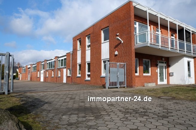ImmoPartner - Produktions- & Lagerhalle, Büro, teilbar – 2 Wohnungen HH-Harburg - Gewerbeimmobilien Hamburg