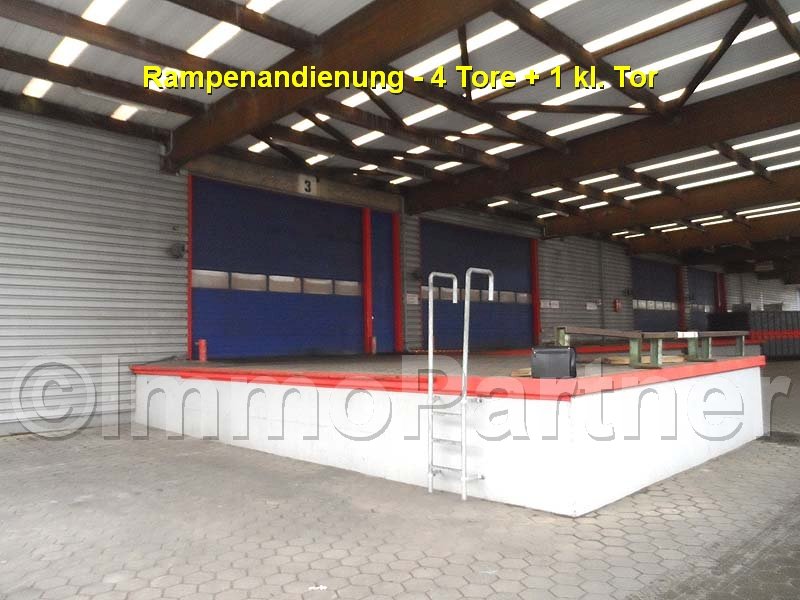 Lager- & Umschlagshalle mit 4 Rampentore - ca. 2.000,00 m², Sanitär- u. Aufenthaltsbereich mit Duschen - Hamburg-Veddel-Peute