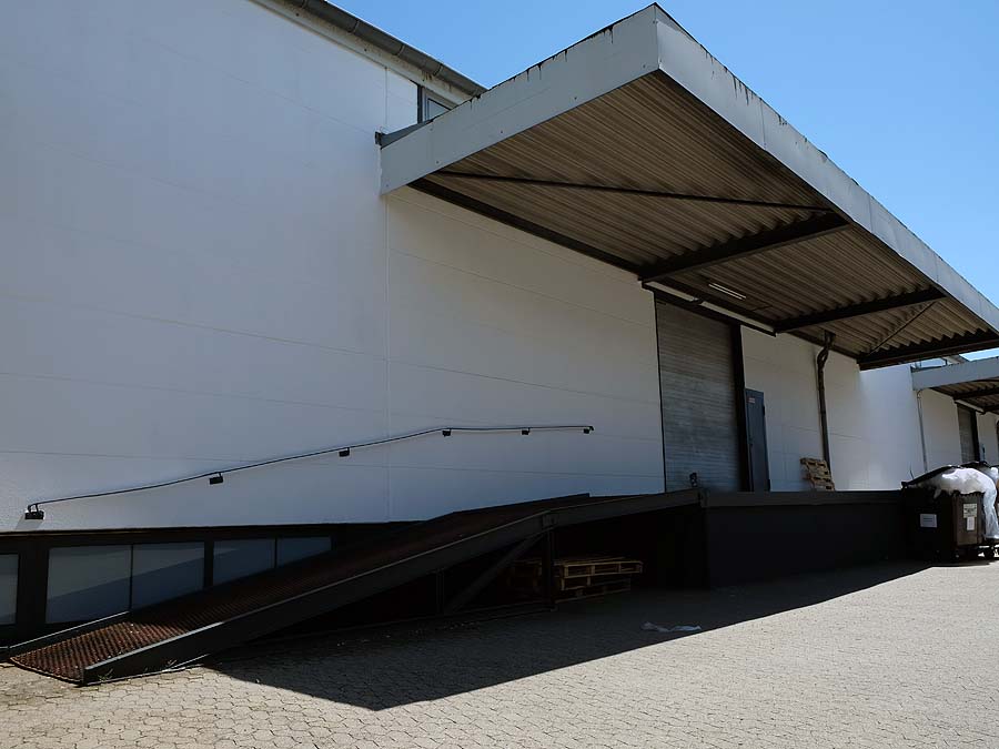 Lager- & Logistikhalle - ca. 1.800 m² - Rampenandienung - 3 Tore 
