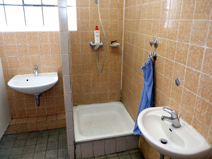 Sanitärbereich - mit Dusche