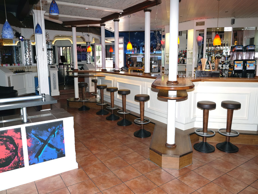 Bar mit Gastro-Betrieb - mittlere Halle - nach Absprache