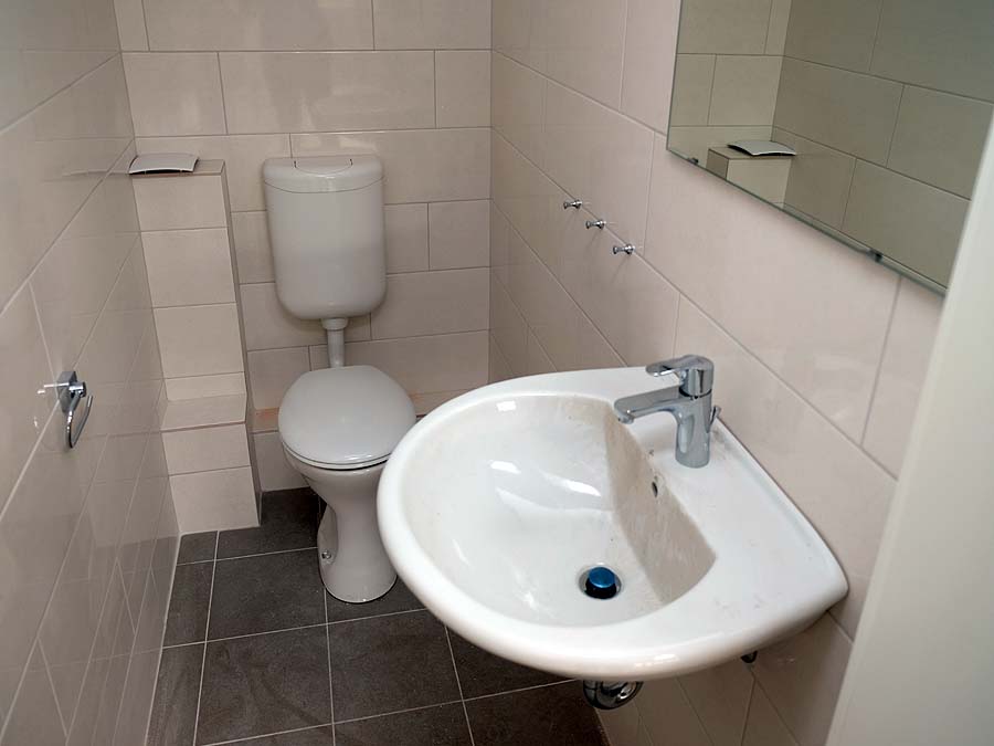 Sanitärbereich-EG - WC mit Waschbecken