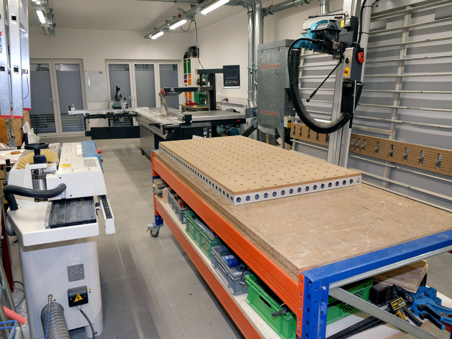 Werkstatt - Tischlerei - Holzbearbeitungsmaschinen können erworben werden
